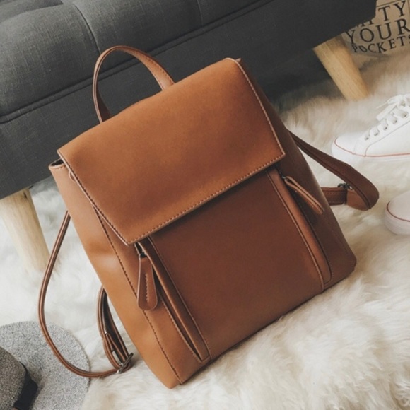 ✨Last one CLEARANCE✨ Vegan Backpack, CARAMEL - Picture 2 of 8
